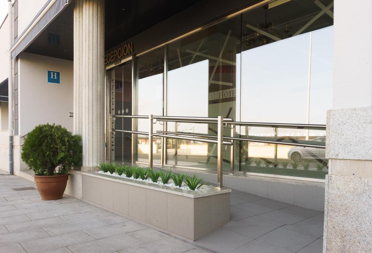 Hospedium Hotel Triana Miajadas Екстериор снимка