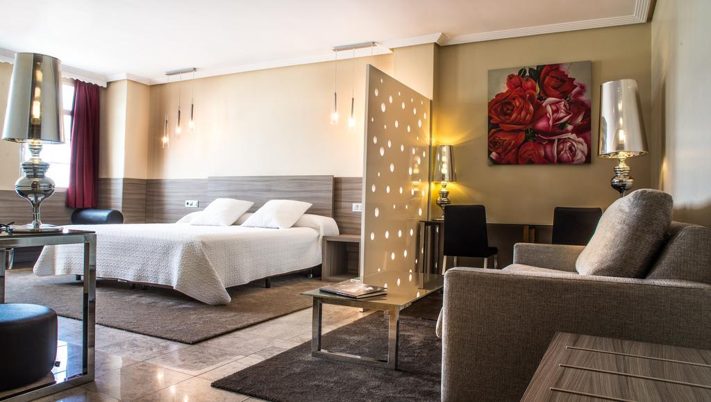 Hospedium Hotel Triana Miajadas Стая снимка