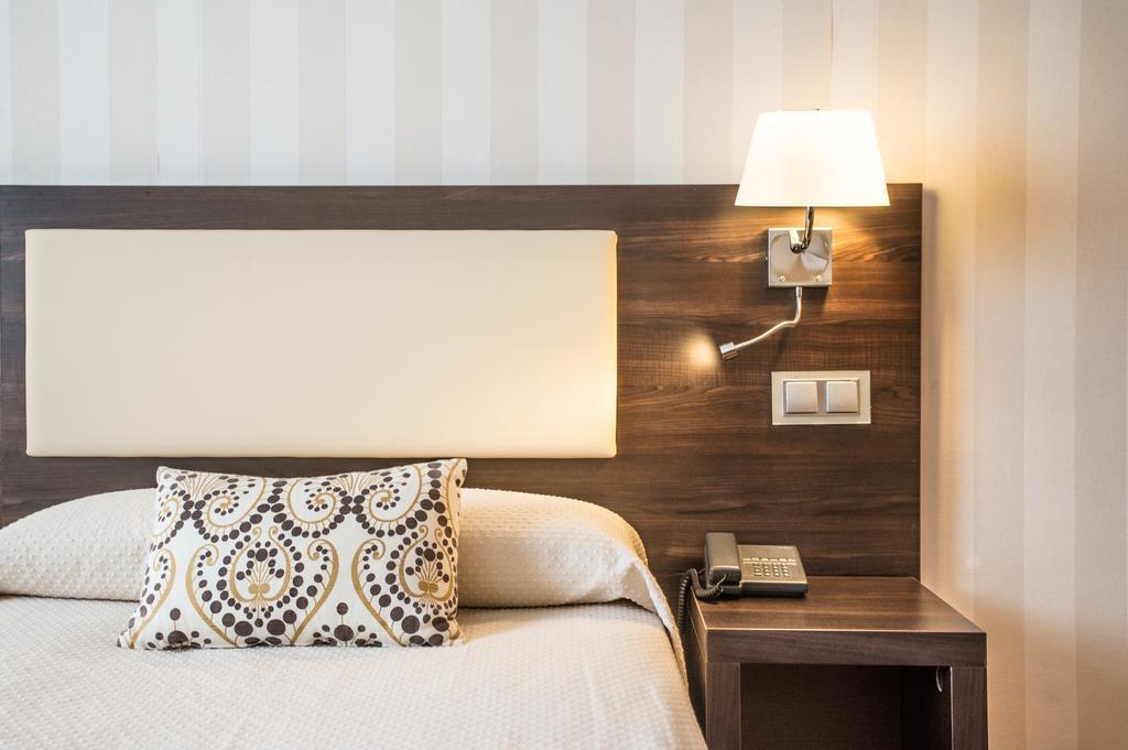 Hospedium Hotel Triana Miajadas Екстериор снимка